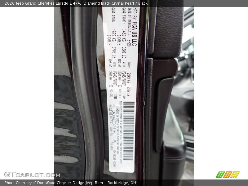 Diamond Black Crystal Pearl / Black 2020 Jeep Grand Cherokee Laredo E 4x4