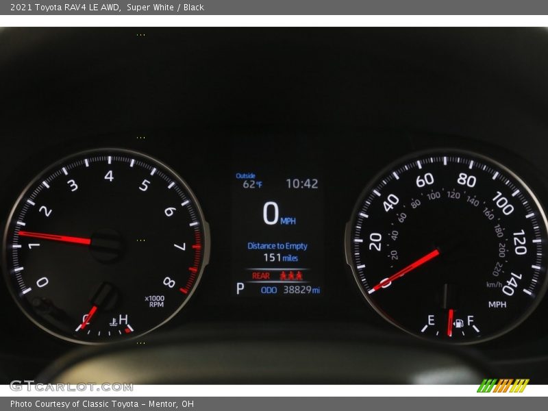Super White / Black 2021 Toyota RAV4 LE AWD