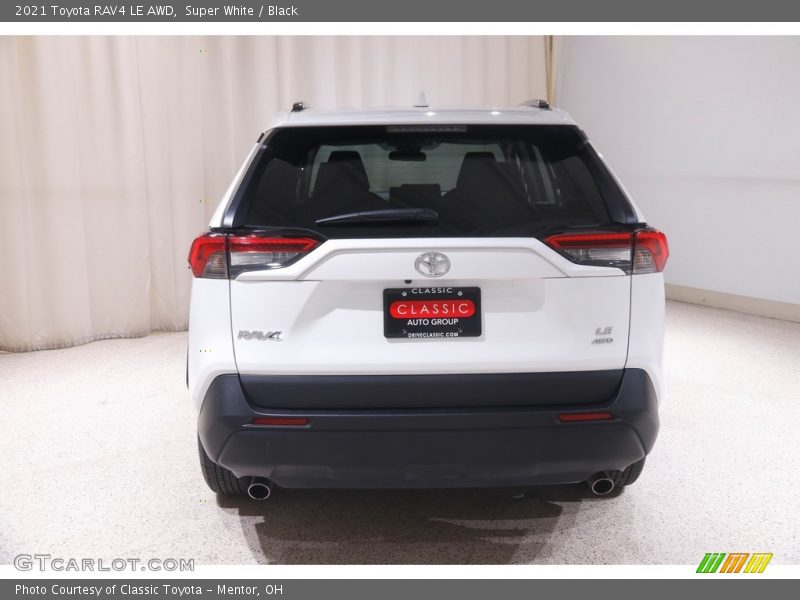 Super White / Black 2021 Toyota RAV4 LE AWD