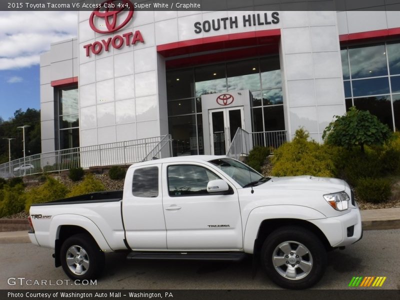 Super White / Graphite 2015 Toyota Tacoma V6 Access Cab 4x4