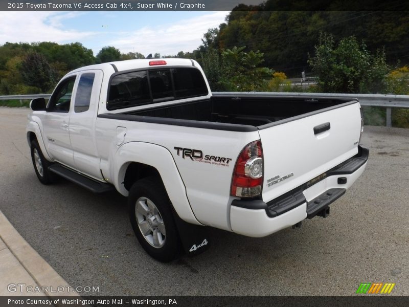 Super White / Graphite 2015 Toyota Tacoma V6 Access Cab 4x4
