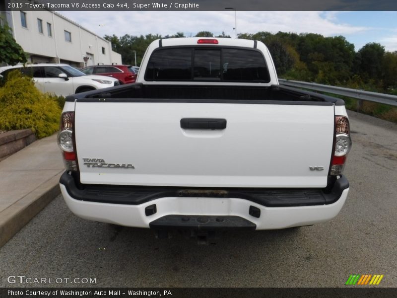 Super White / Graphite 2015 Toyota Tacoma V6 Access Cab 4x4