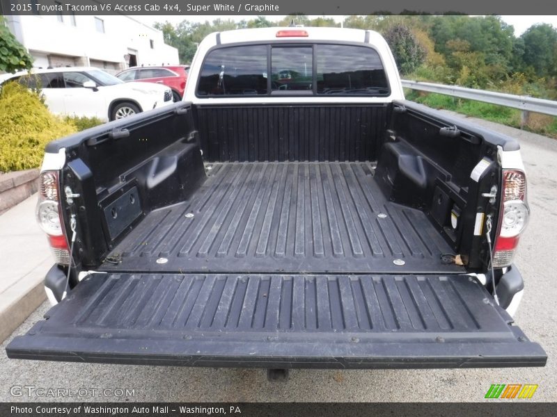 Super White / Graphite 2015 Toyota Tacoma V6 Access Cab 4x4