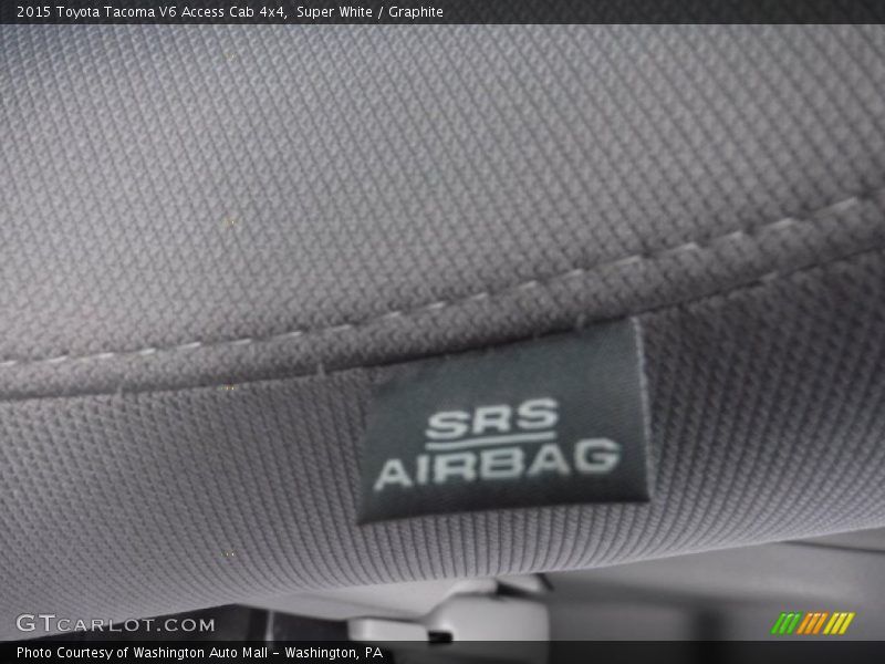 Super White / Graphite 2015 Toyota Tacoma V6 Access Cab 4x4