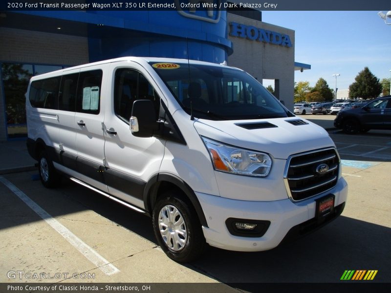 Front 3/4 View of 2020 Transit Passenger Wagon XLT 350 LR Extended