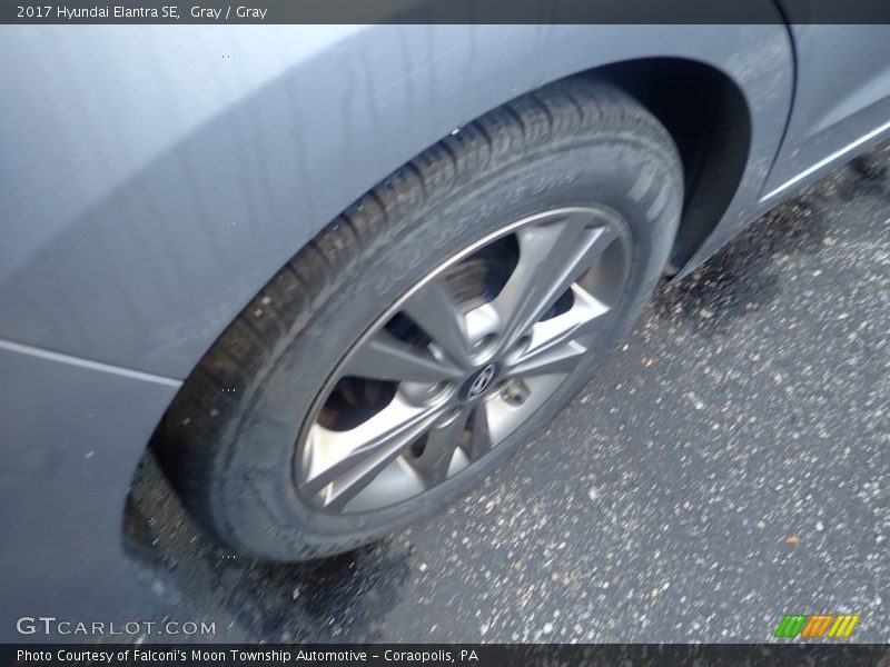 Gray / Gray 2017 Hyundai Elantra SE