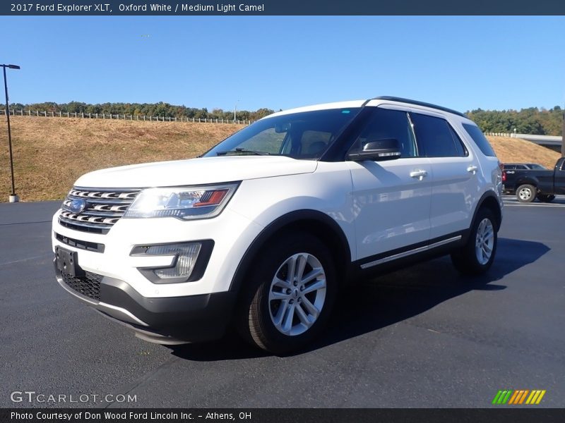 Oxford White / Medium Light Camel 2017 Ford Explorer XLT