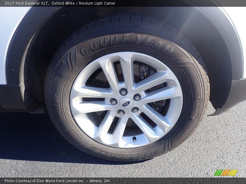 Oxford White / Medium Light Camel 2017 Ford Explorer XLT