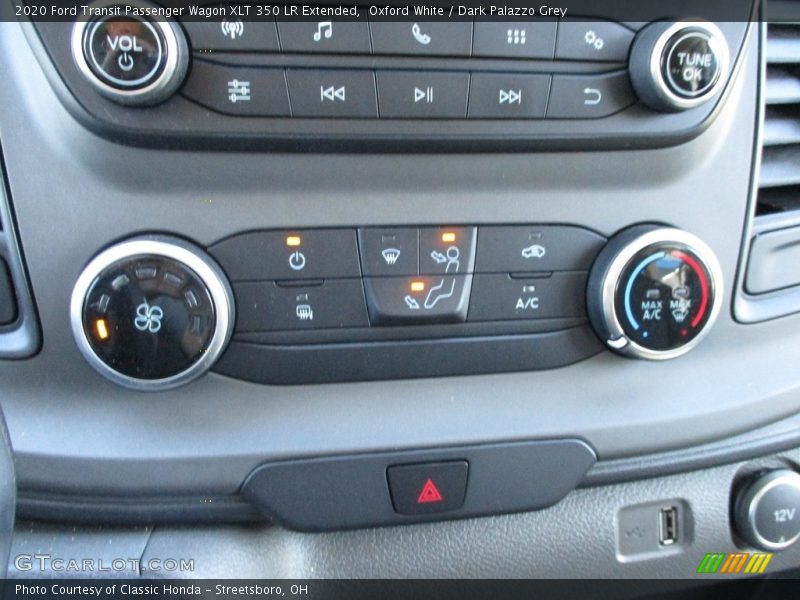 Controls of 2020 Transit Passenger Wagon XLT 350 LR Extended