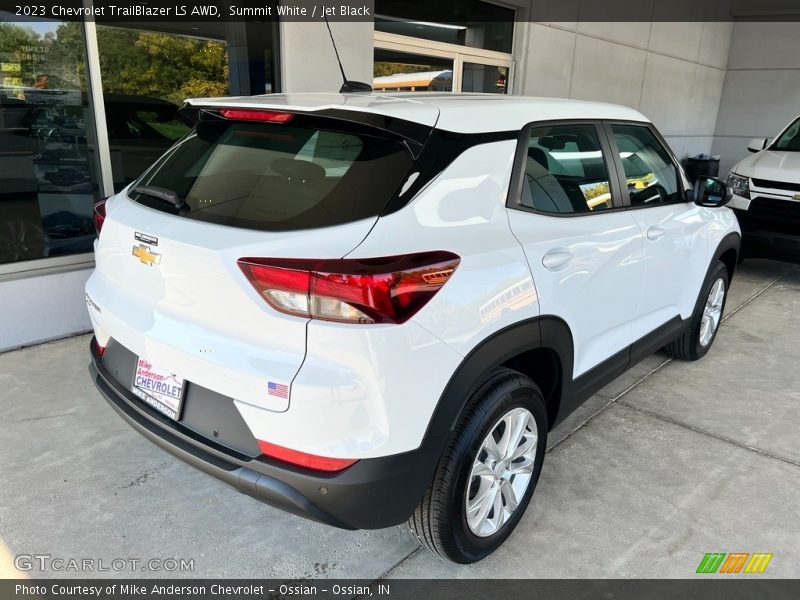 Summit White / Jet Black 2023 Chevrolet TrailBlazer LS AWD