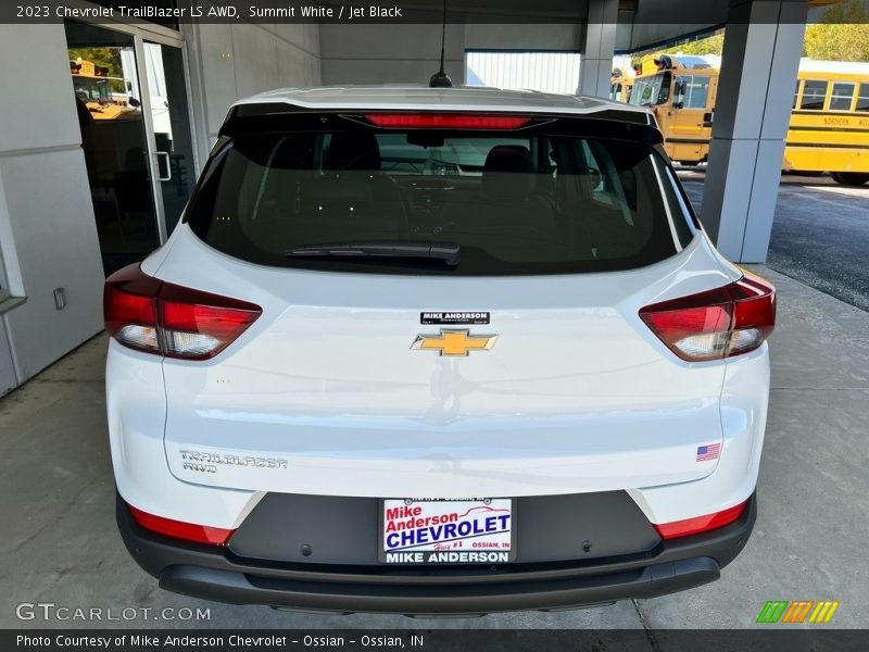 Summit White / Jet Black 2023 Chevrolet TrailBlazer LS AWD