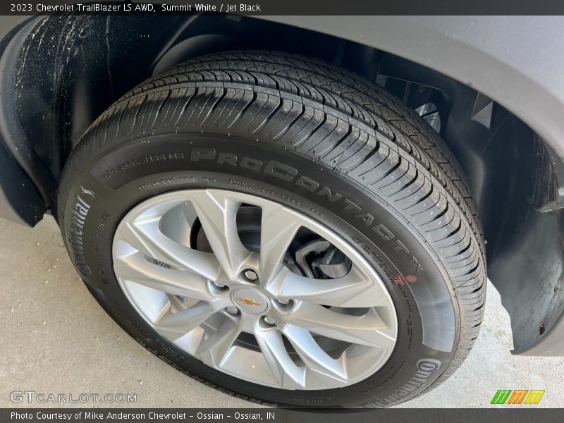 Summit White / Jet Black 2023 Chevrolet TrailBlazer LS AWD