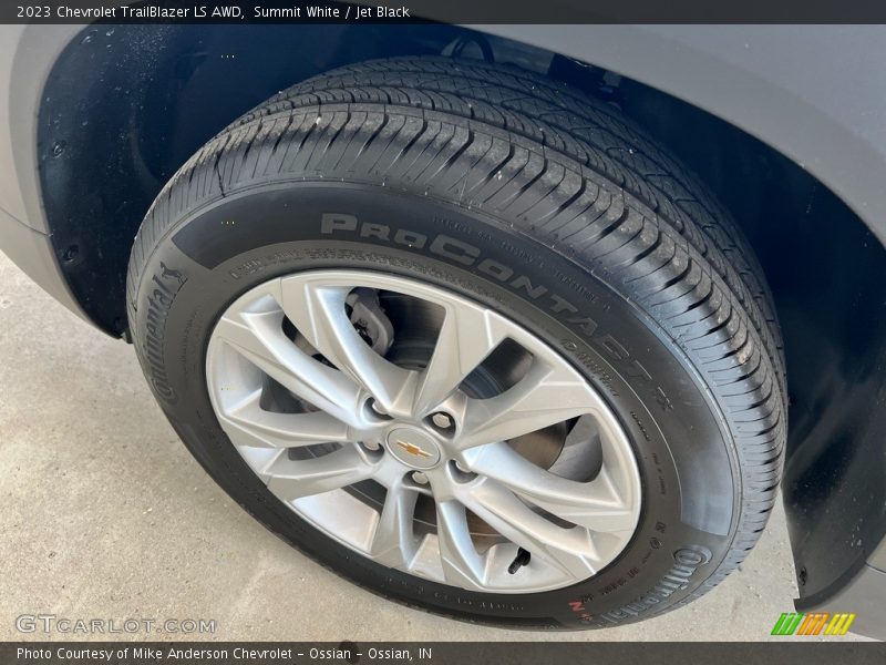 Summit White / Jet Black 2023 Chevrolet TrailBlazer LS AWD