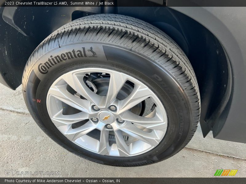 Summit White / Jet Black 2023 Chevrolet TrailBlazer LS AWD