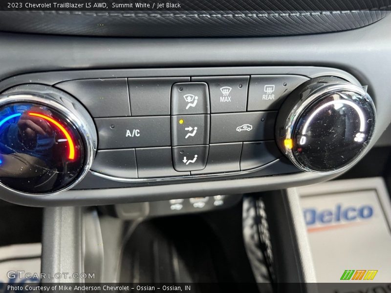 Summit White / Jet Black 2023 Chevrolet TrailBlazer LS AWD