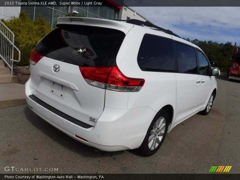 Super White / Light Gray 2013 Toyota Sienna XLE AWD