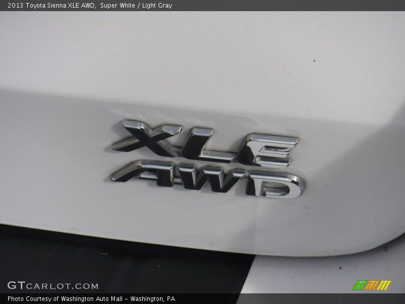 Super White / Light Gray 2013 Toyota Sienna XLE AWD