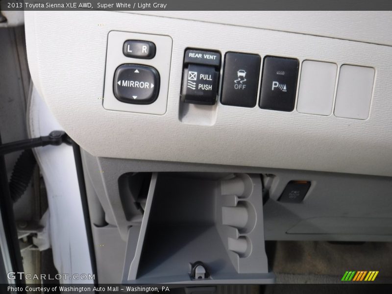 Super White / Light Gray 2013 Toyota Sienna XLE AWD
