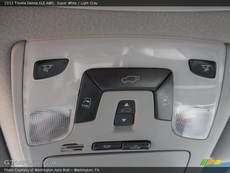 Super White / Light Gray 2013 Toyota Sienna XLE AWD