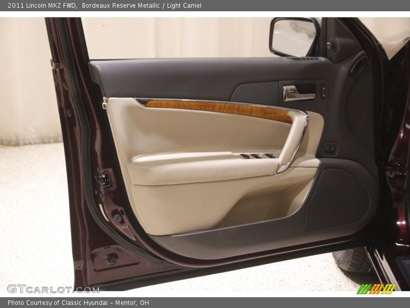 Bordeaux Reserve Metallic / Light Camel 2011 Lincoln MKZ FWD