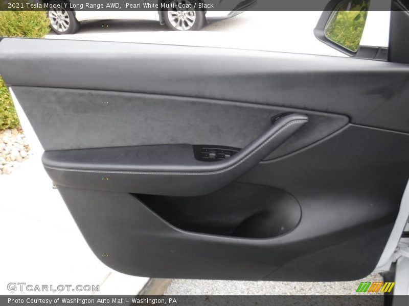 Door Panel of 2021 Model Y Long Range AWD