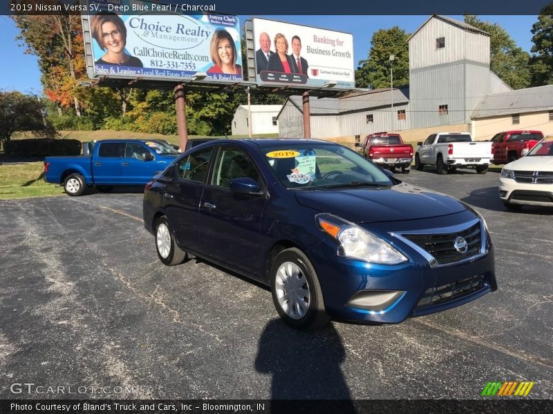 Deep Blue Pearl / Charcoal 2019 Nissan Versa SV