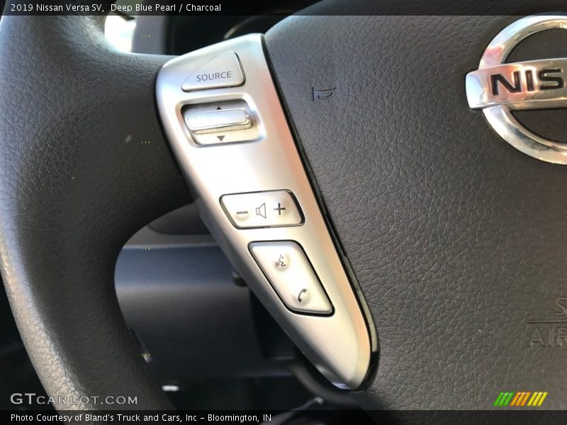 Deep Blue Pearl / Charcoal 2019 Nissan Versa SV
