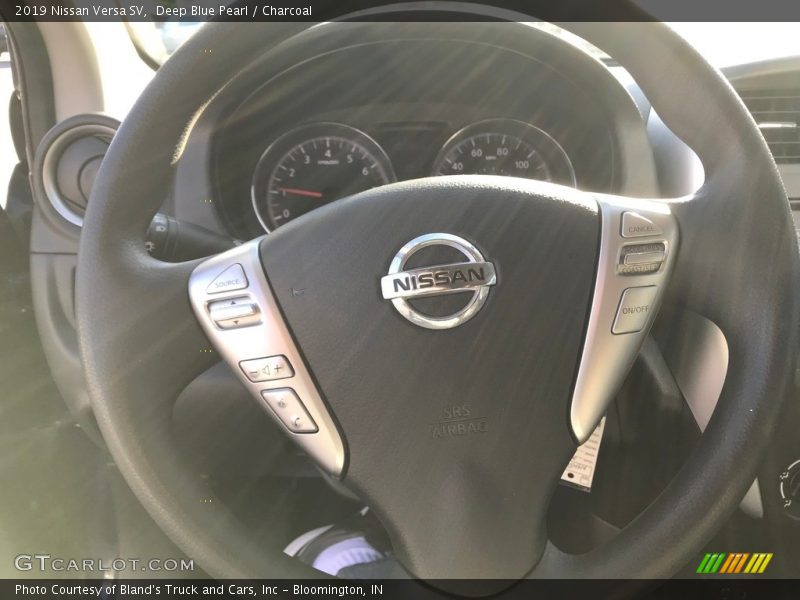 Deep Blue Pearl / Charcoal 2019 Nissan Versa SV