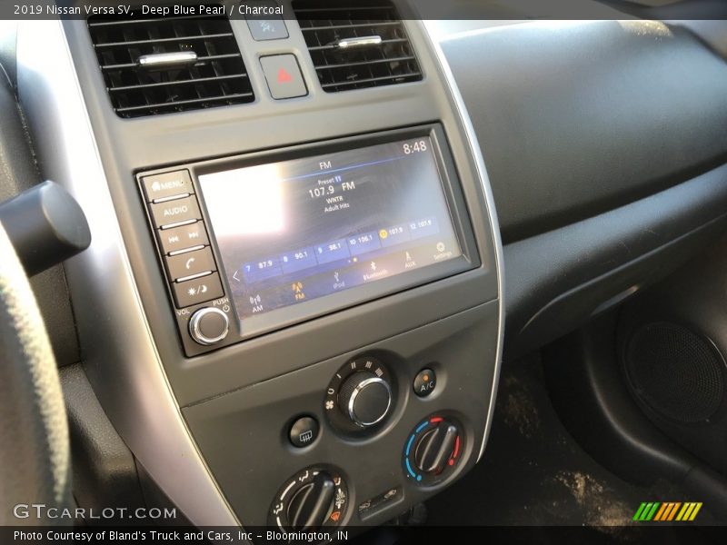Deep Blue Pearl / Charcoal 2019 Nissan Versa SV