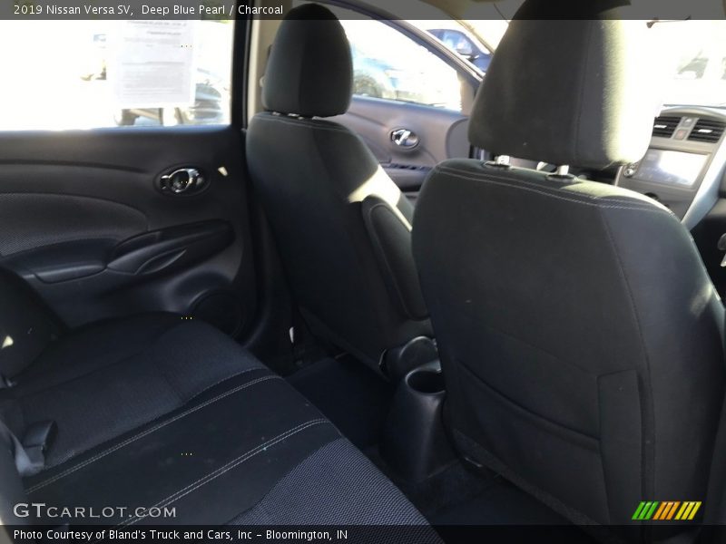 Deep Blue Pearl / Charcoal 2019 Nissan Versa SV