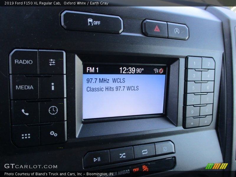 Oxford White / Earth Gray 2019 Ford F150 XL Regular Cab