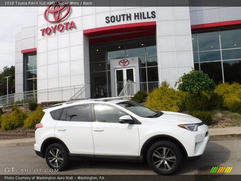 Super White / Black 2018 Toyota RAV4 XLE AWD