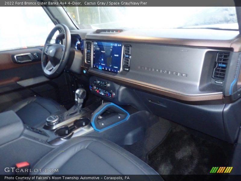 Dashboard of 2022 Bronco Outer Banks 4x4 4-Door