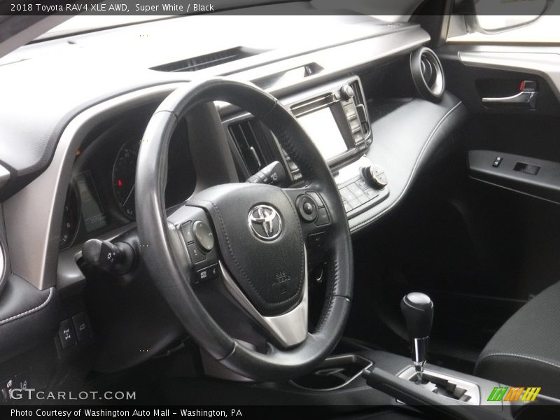 Super White / Black 2018 Toyota RAV4 XLE AWD