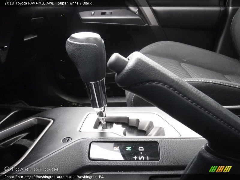 Super White / Black 2018 Toyota RAV4 XLE AWD