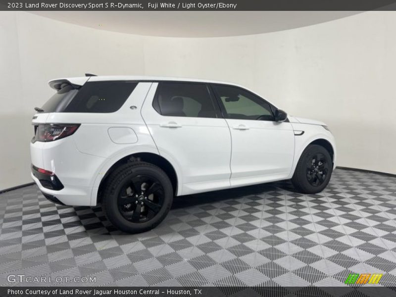 Fuji White / Light Oyster/Ebony 2023 Land Rover Discovery Sport S R-Dynamic