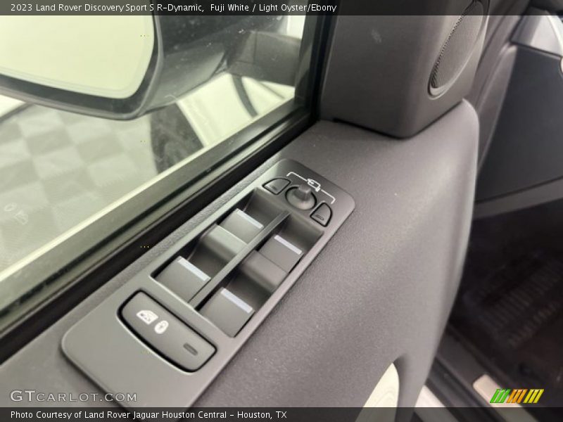 Fuji White / Light Oyster/Ebony 2023 Land Rover Discovery Sport S R-Dynamic
