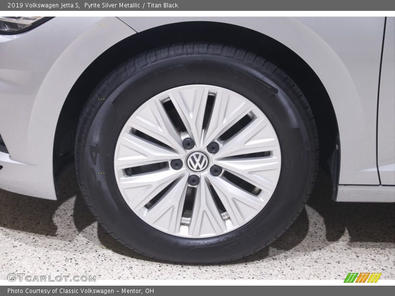 Pyrite Silver Metallic / Titan Black 2019 Volkswagen Jetta S