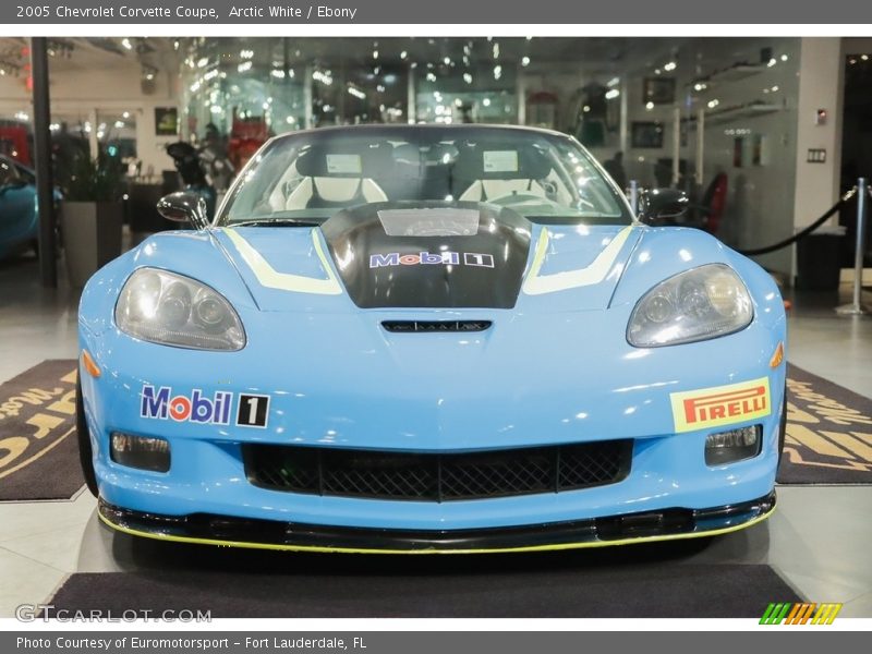 Arctic White / Ebony 2005 Chevrolet Corvette Coupe