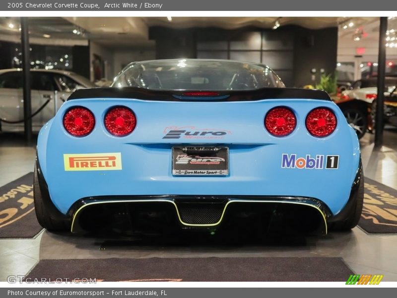 Arctic White / Ebony 2005 Chevrolet Corvette Coupe