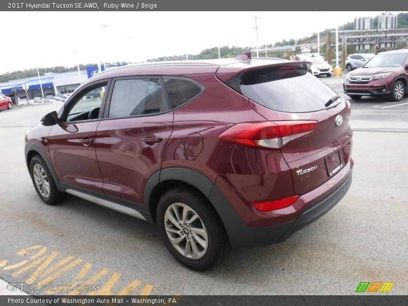 Ruby Wine / Beige 2017 Hyundai Tucson SE AWD