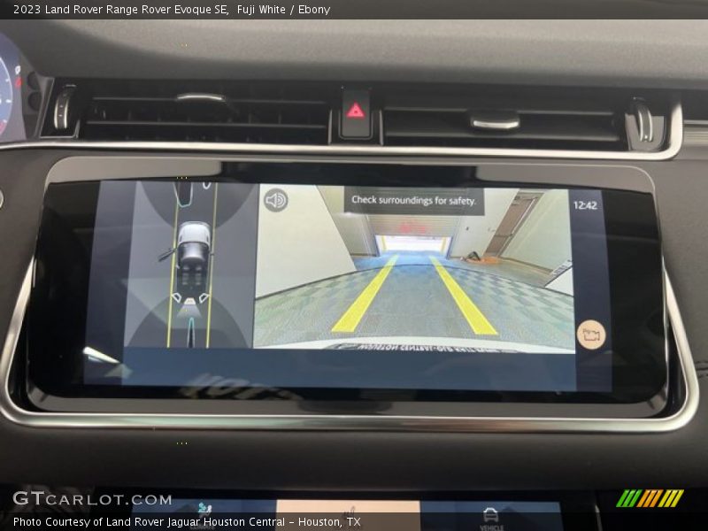 Fuji White / Ebony 2023 Land Rover Range Rover Evoque SE