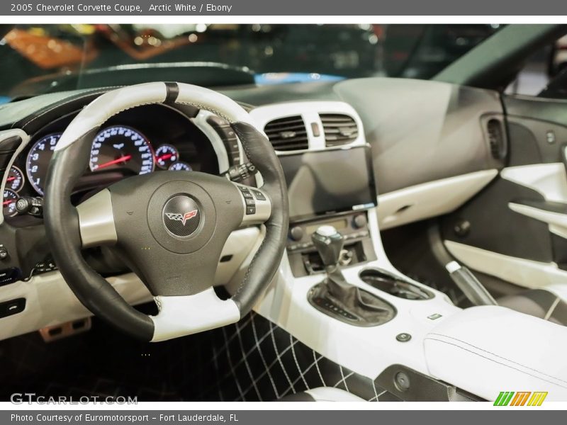 Arctic White / Ebony 2005 Chevrolet Corvette Coupe