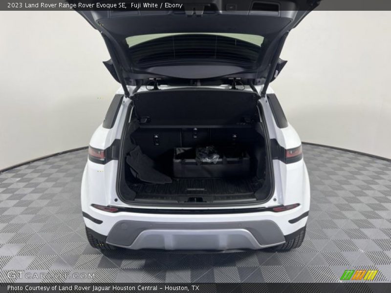 Fuji White / Ebony 2023 Land Rover Range Rover Evoque SE