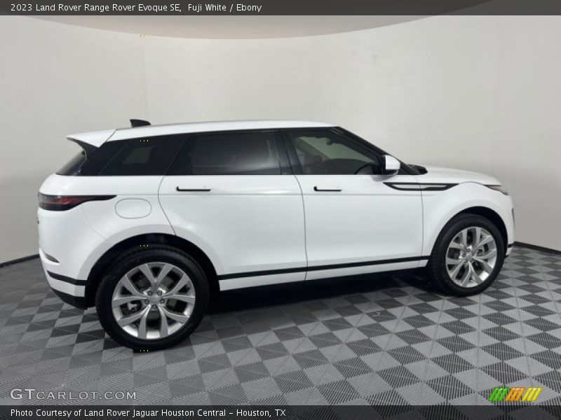 Fuji White / Ebony 2023 Land Rover Range Rover Evoque SE