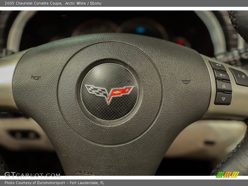 Arctic White / Ebony 2005 Chevrolet Corvette Coupe