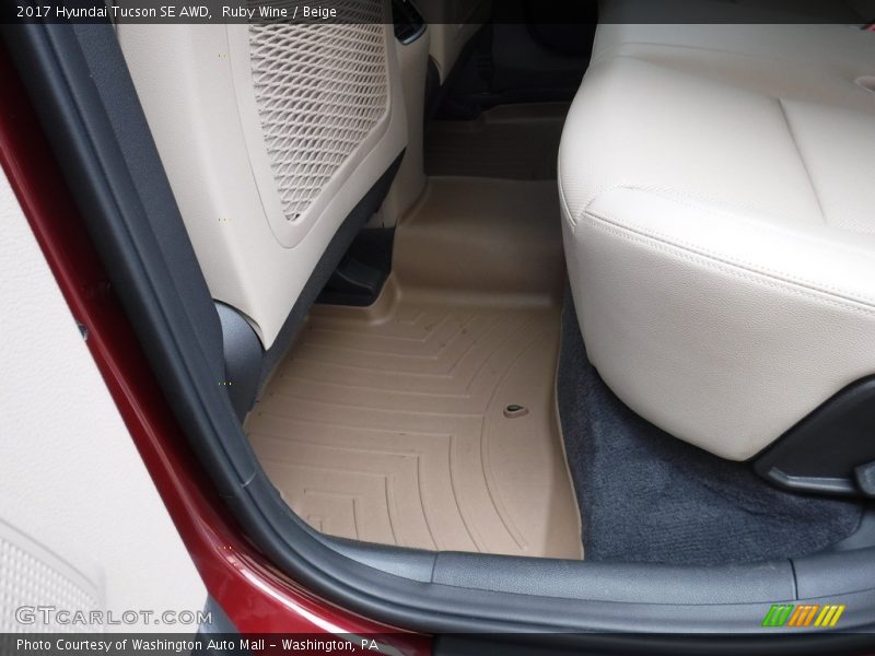 Ruby Wine / Beige 2017 Hyundai Tucson SE AWD