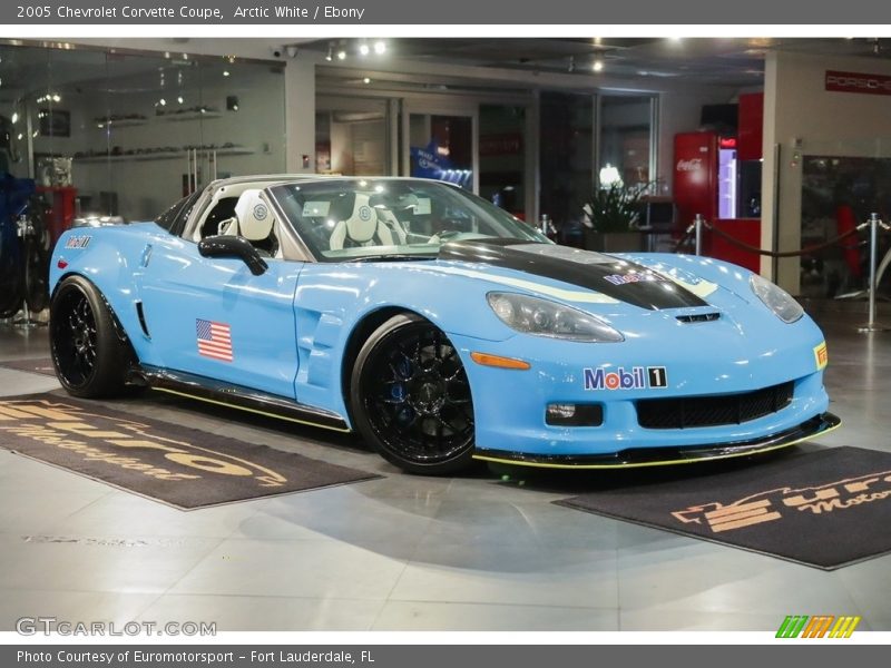 Arctic White / Ebony 2005 Chevrolet Corvette Coupe