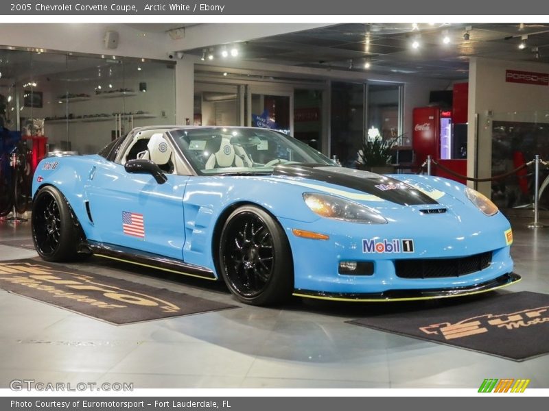 Arctic White / Ebony 2005 Chevrolet Corvette Coupe