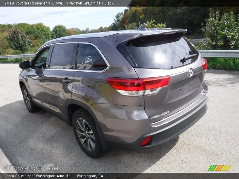 Predawn Gray Mica / Black 2019 Toyota Highlander XLE AWD